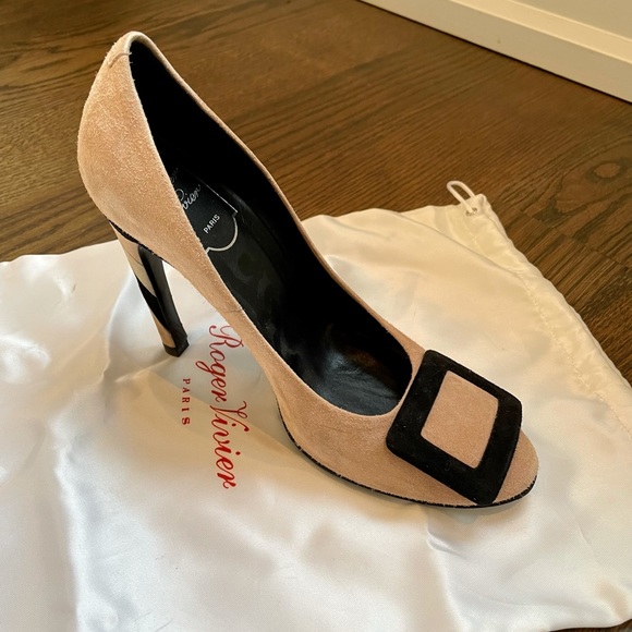 Roger Vivier blush suede high heel pumps in size 6.5 - Picture 3 of 8